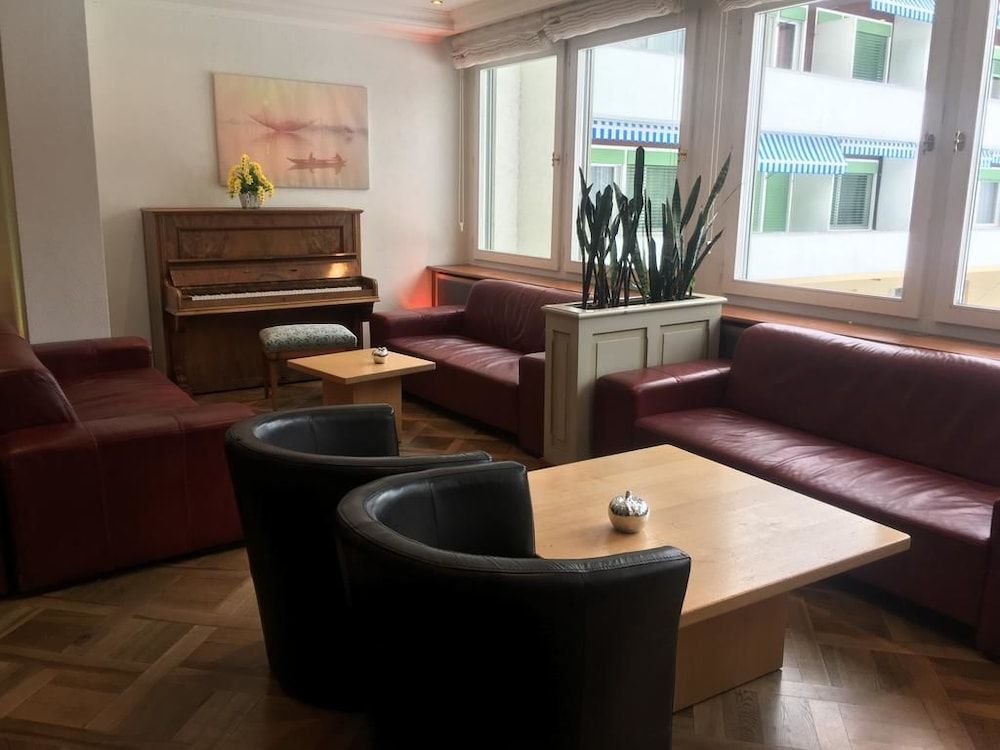 Park Hotel Bellevue Lenk 3