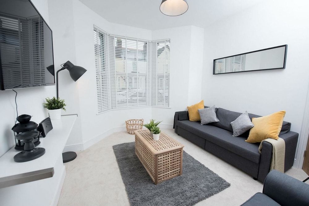 Lovely, Modern 2 Bed Apartment in Central Cardiff