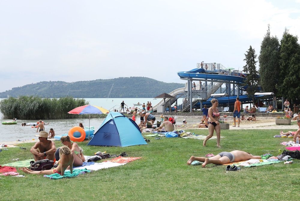 Balatontourist Füred Kemping&Üdülőfalu 1