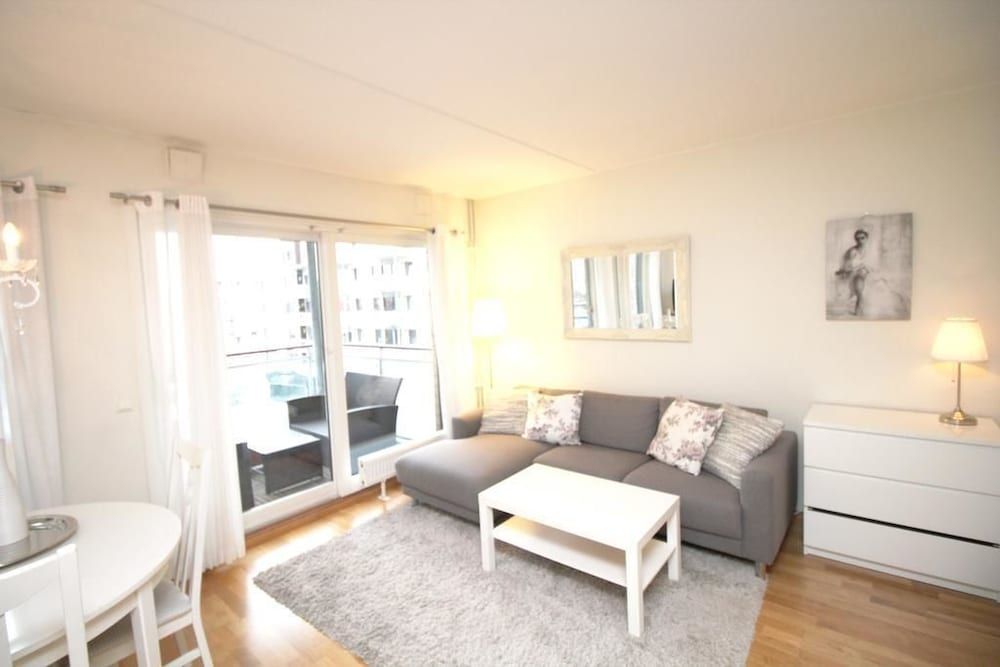 Nordic Host -Nydalen Studio -Next to BI 1