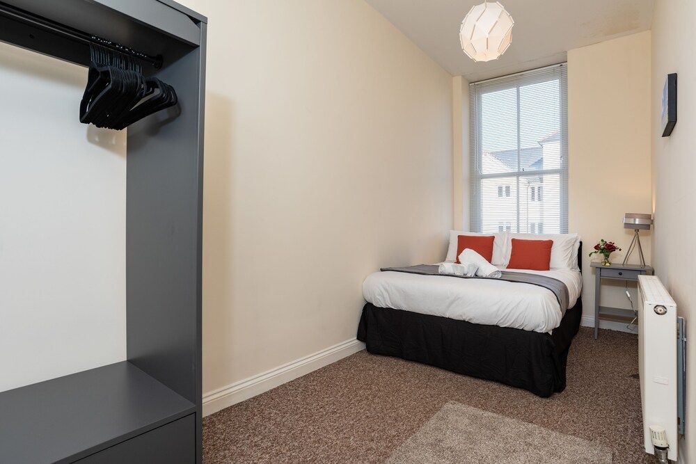 Ford Park Apartment 3