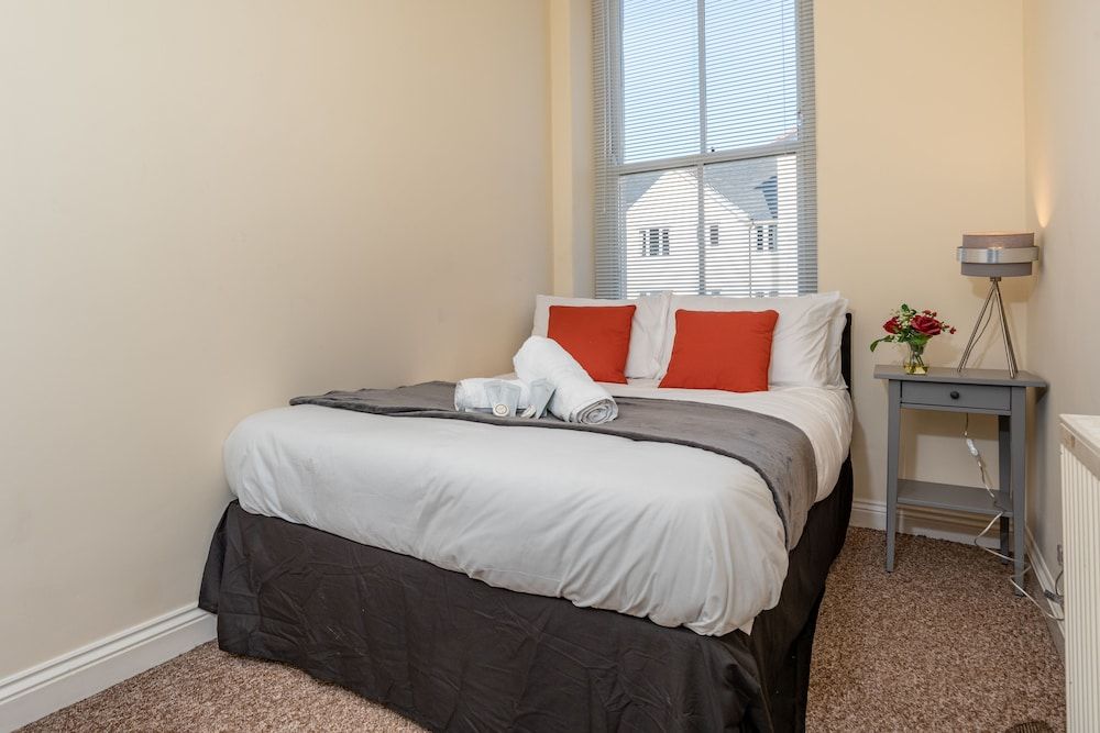 Ford Park Apartment 2