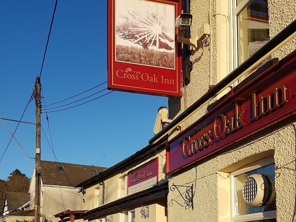 Cross Oak Inn