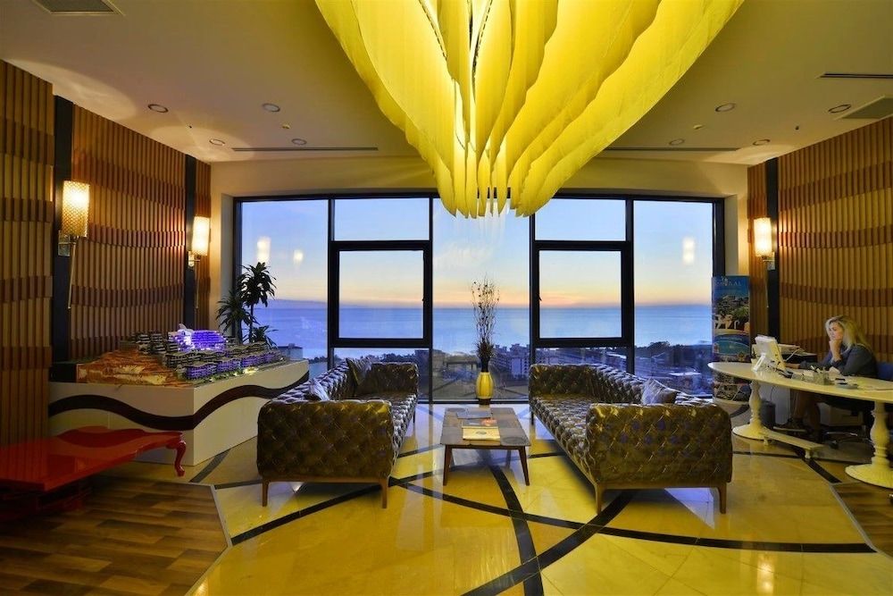 Elite Luxury Suite & Spa 3