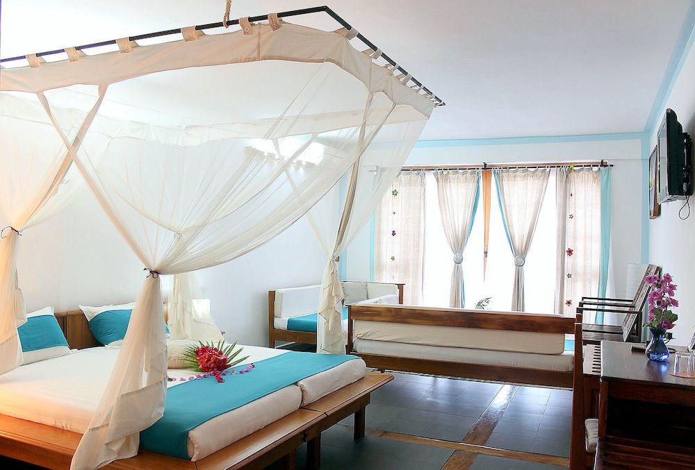 Gassy Country House 3