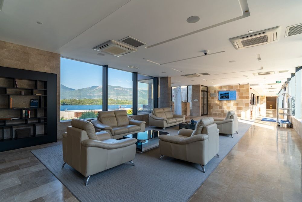 La Perla Hotel & Resort by Dukley 2