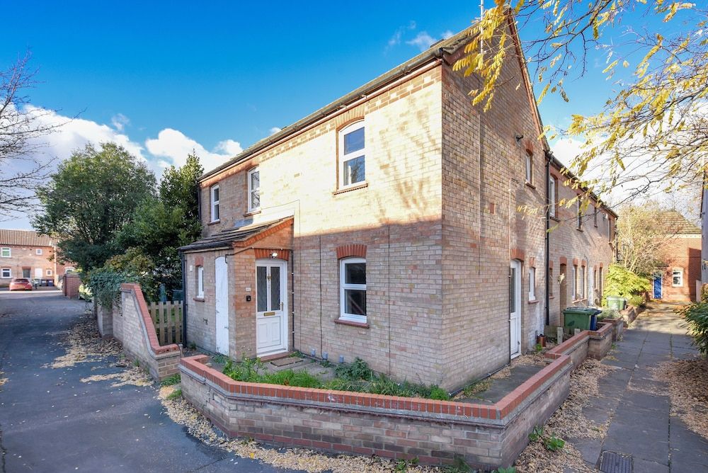 Russell Lodge 5-Bedroom House 1