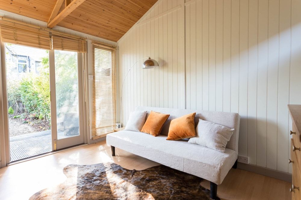 Cozy 2-bedroom House in Beautiful Cambridge 1