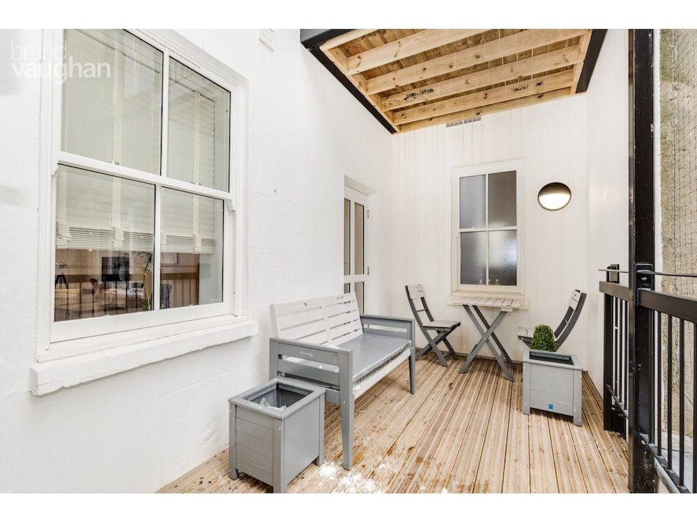 Fabulous Flat in the Heart of Brighton's Lanes 1 Fabulous Flat in the Heart of Brighton's Lanes 1