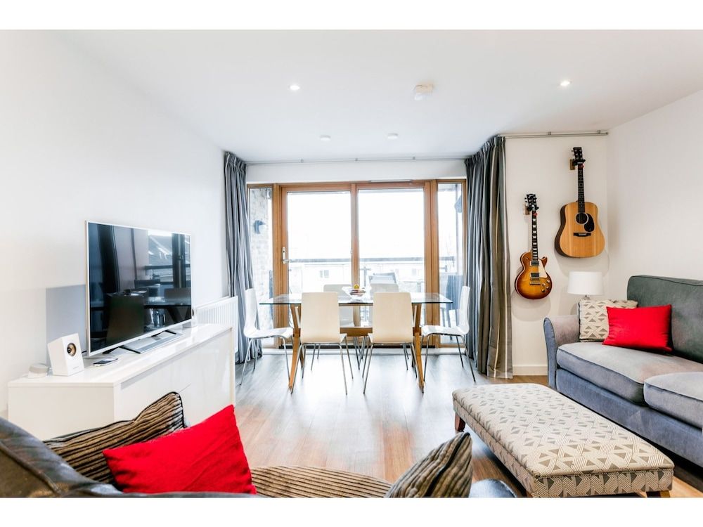 Bright, Spacious 2BR Central Cambridge Flat for 4 1