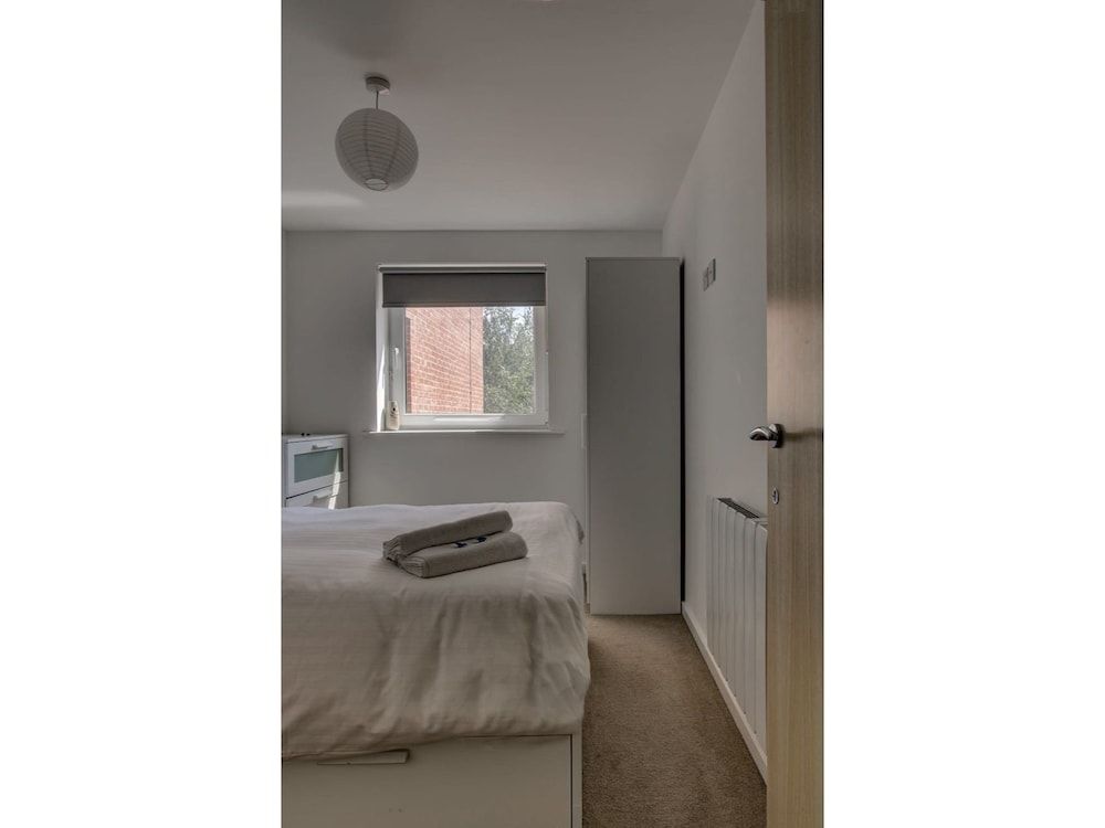 Large, Spacious and Modern apt for 4 in Manchester 3