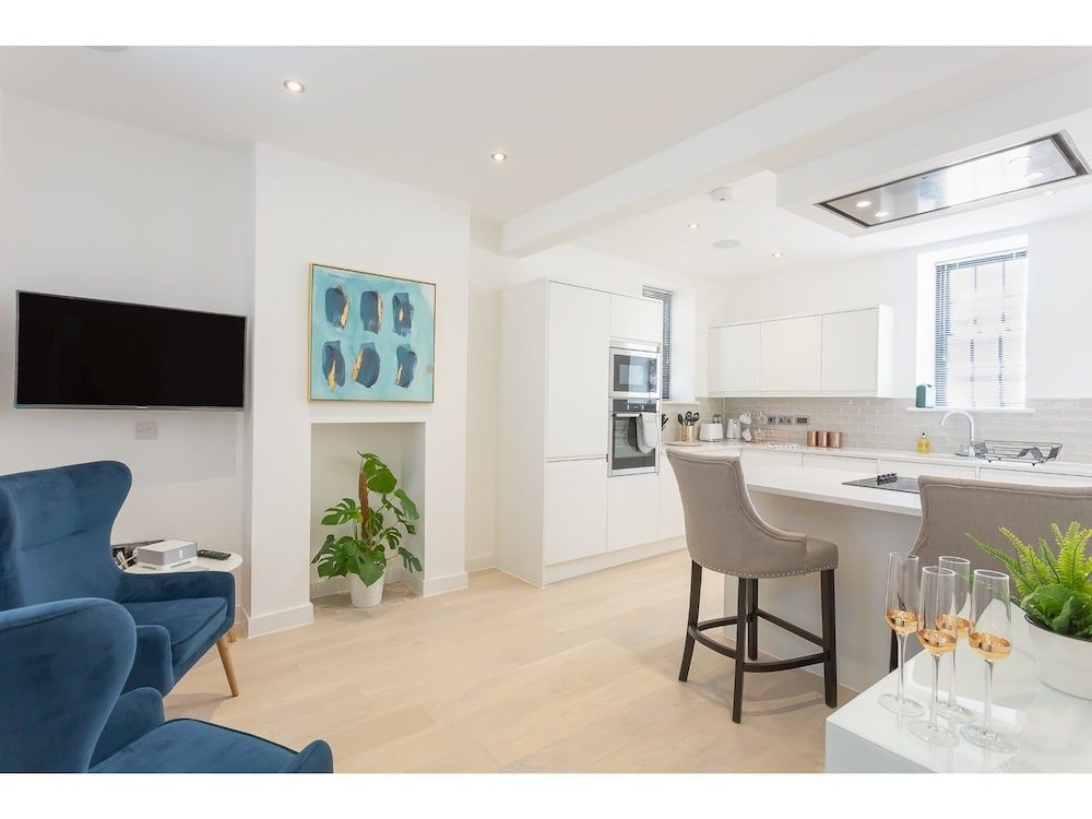 New High Spec 2bed Townhouse in Bath N.4