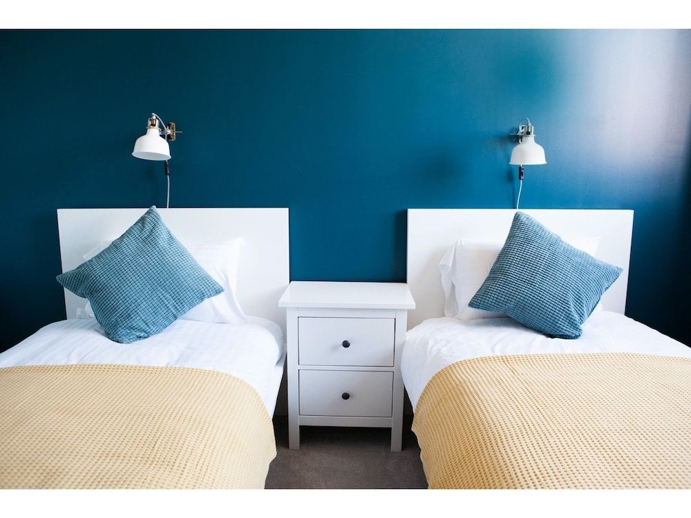 Spacious 2BR Central Glasgow Flat for 4 3