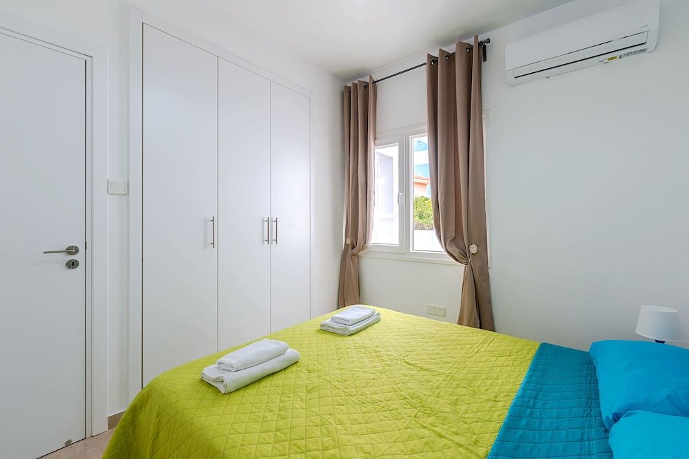 Color Cyprus Amozoniu Apartments 3