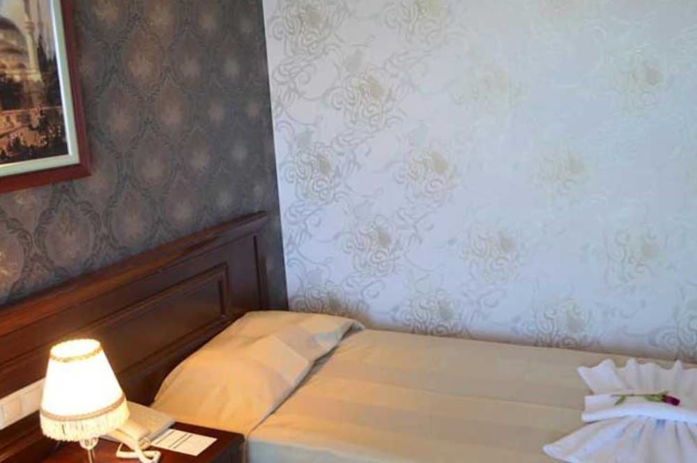 Club Rose Bay Hotel 3