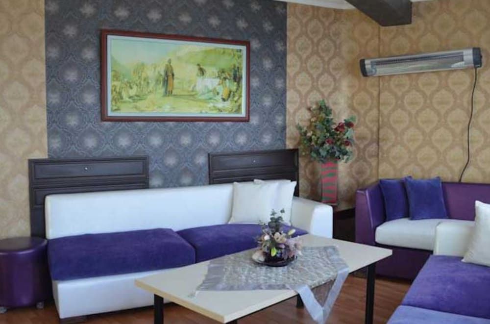 Club Rose Bay Hotel 2