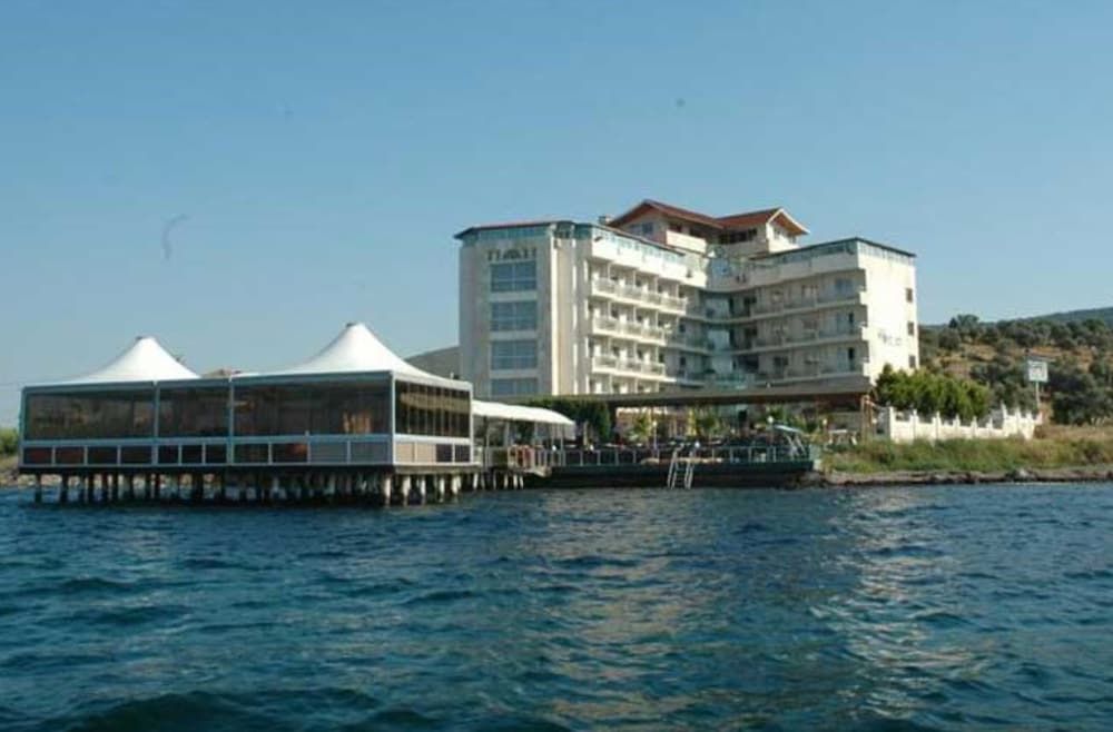 Club Rose Bay Hotel 1