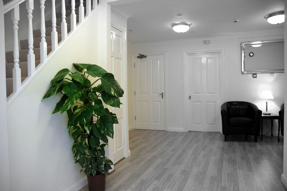 Whites Gates Hotel 2