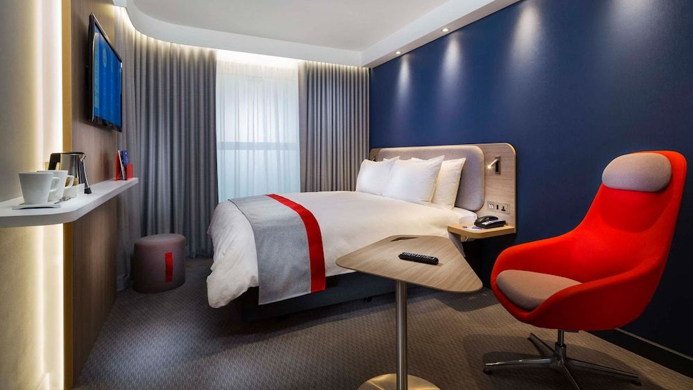 Holiday Inn Express Manchester - Trafford City 3
