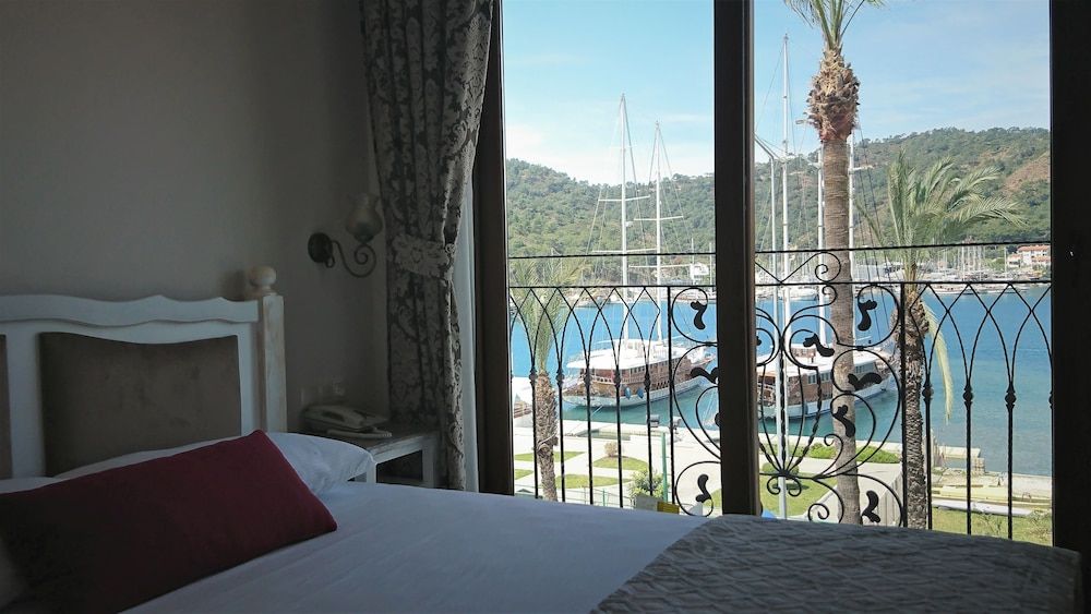 Q & S Cennet Life Hotel