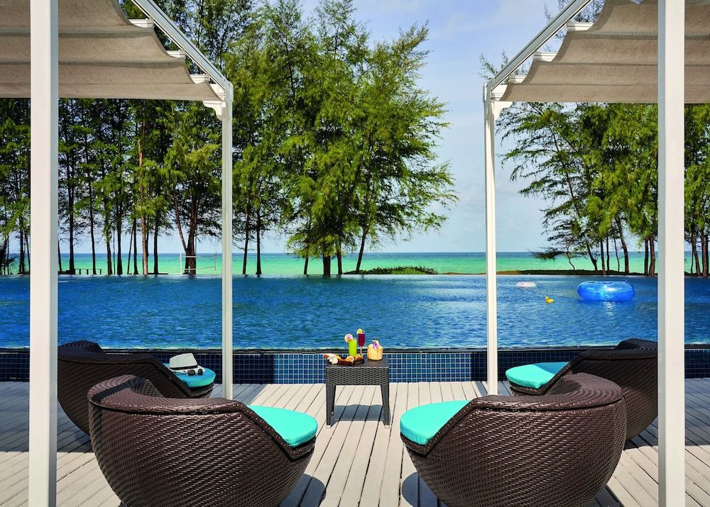 Splash Beach Resort Phuket 5 estrelas em Mai Khao Beach