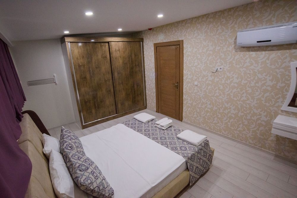 Happy Family Apart 3