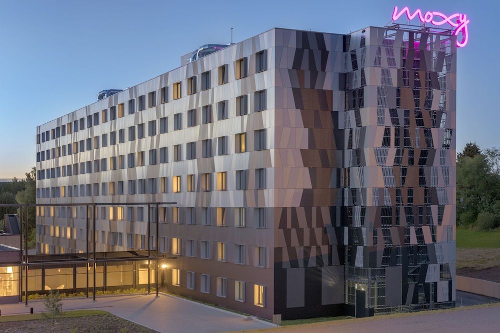 MOXY Oslo X 4 estrellas en Lillestrøm