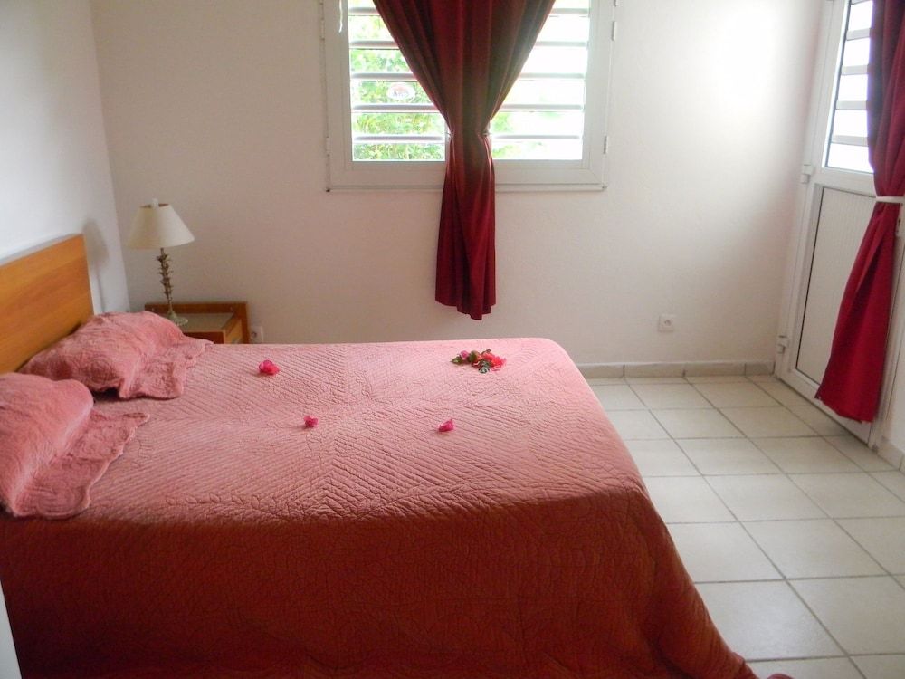 Apartment With one Bedroom in Le Lamentin, With Private Pool, Enclosed Garden and Wifi - 6 km From the Beach 2