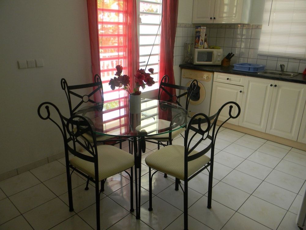 Apartment With one Bedroom in Le Lamentin, With Private Pool, Enclosed Garden and Wifi - 6 km From the Beach 3