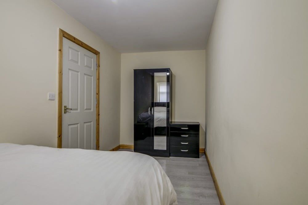 2 Bedroom, Luxury Apartments Throstle's Nest 2