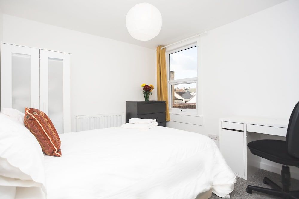 4 BR Townhouse, 10 Minutes From City Centre