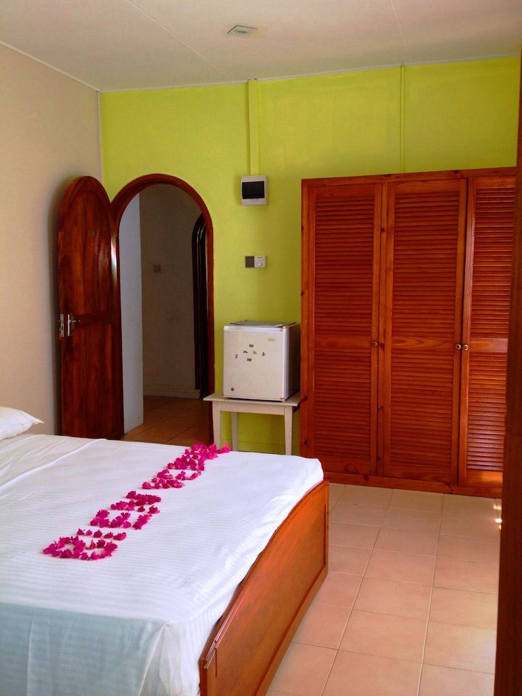 Beau Vallon Bungalows 2 Beau Vallon Bungalows 2