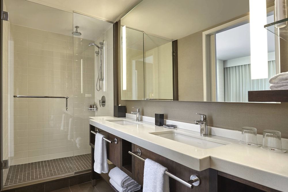 Calgary Airport Marriott In-Terminal Hotel 3 Calgary Airport Marriott In-Terminal Hotel 3