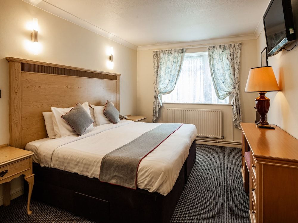 OYO Osterley Park Hotel