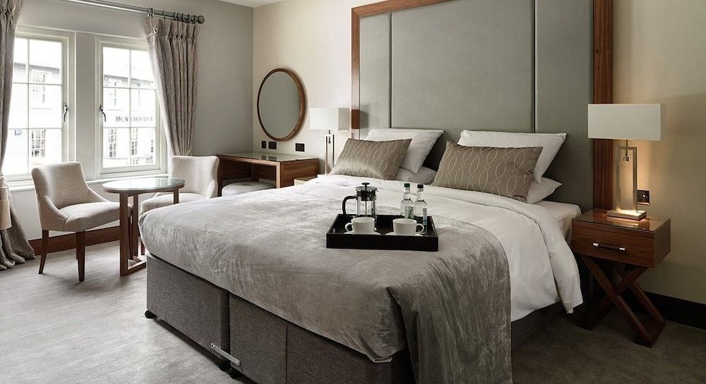 One Warwick Park Hotel