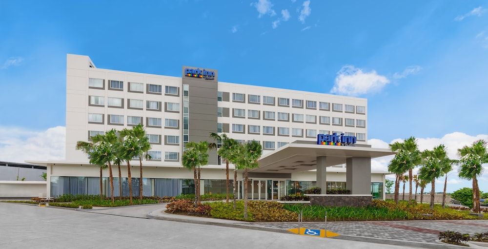 Park Inn By Radisson Clark 1