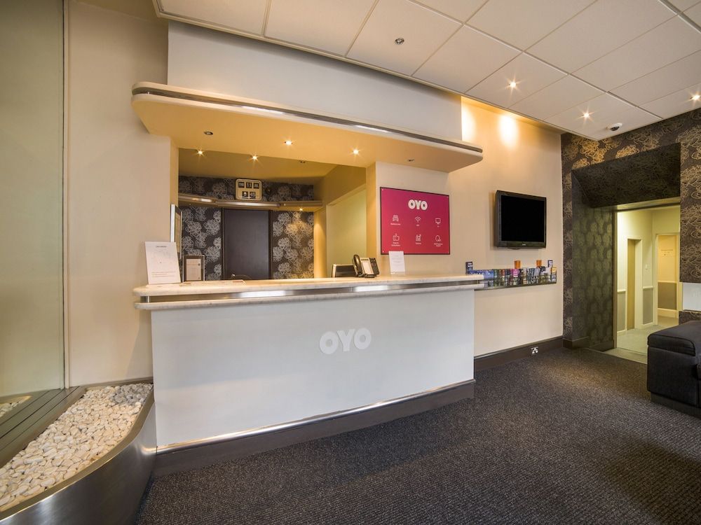 OYO Brentwood Hotel 3