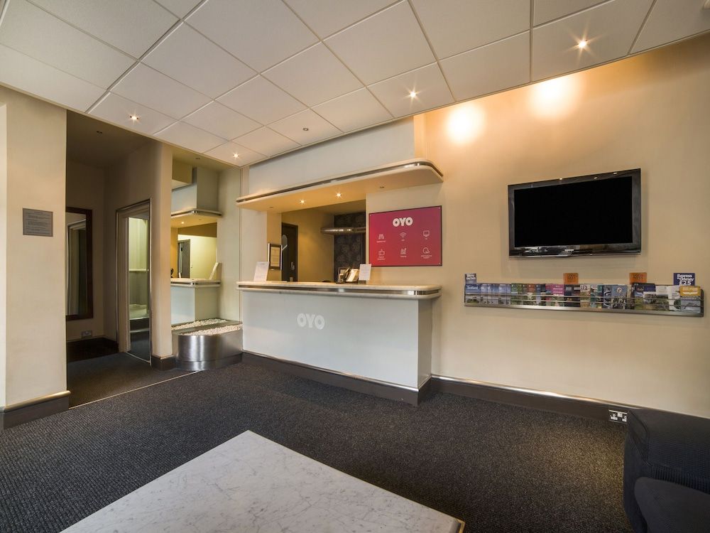 OYO Brentwood Hotel 2