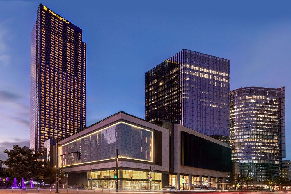 Shangri-La at the Fort, Manila 1