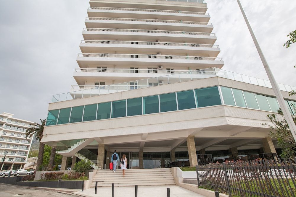 Hotel Sato 4 estrelas em Sutomore