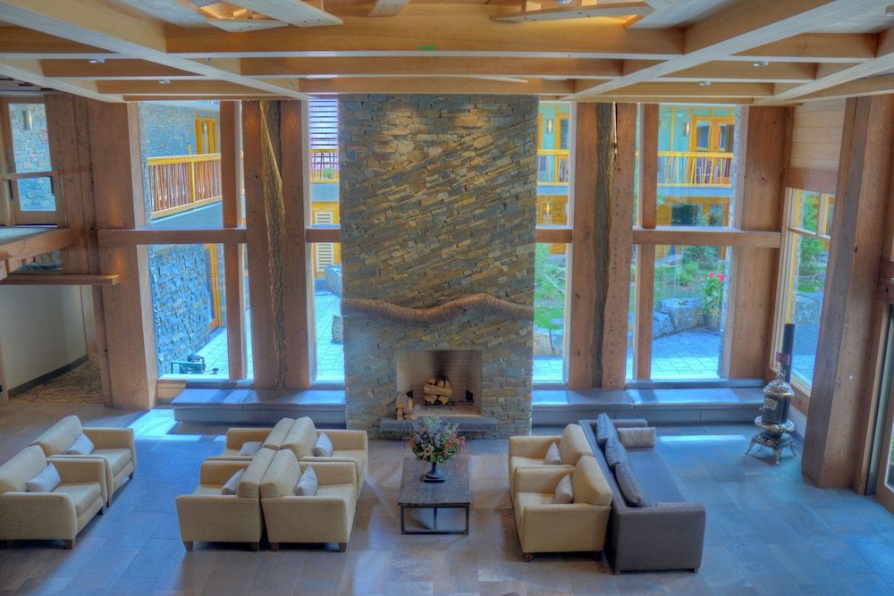 Moose Hotel And Suites 3