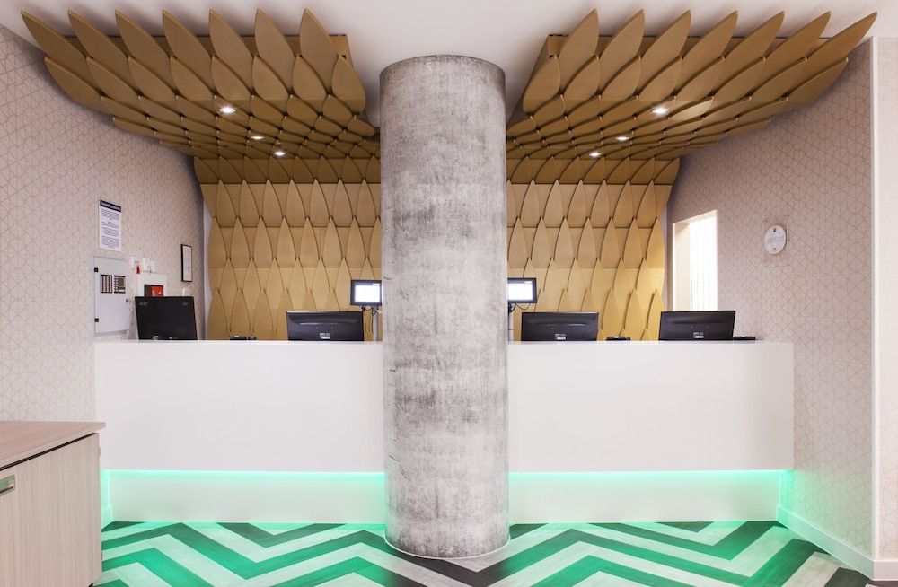 Ibis Styles London Heathrow 2