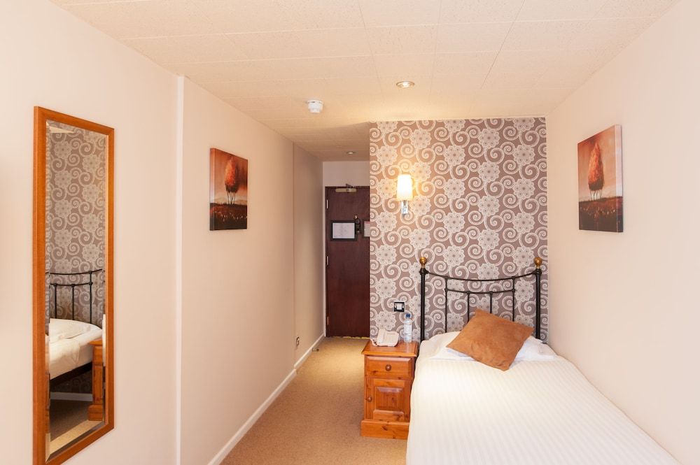White Hart Hotel by Marston's Inns 3