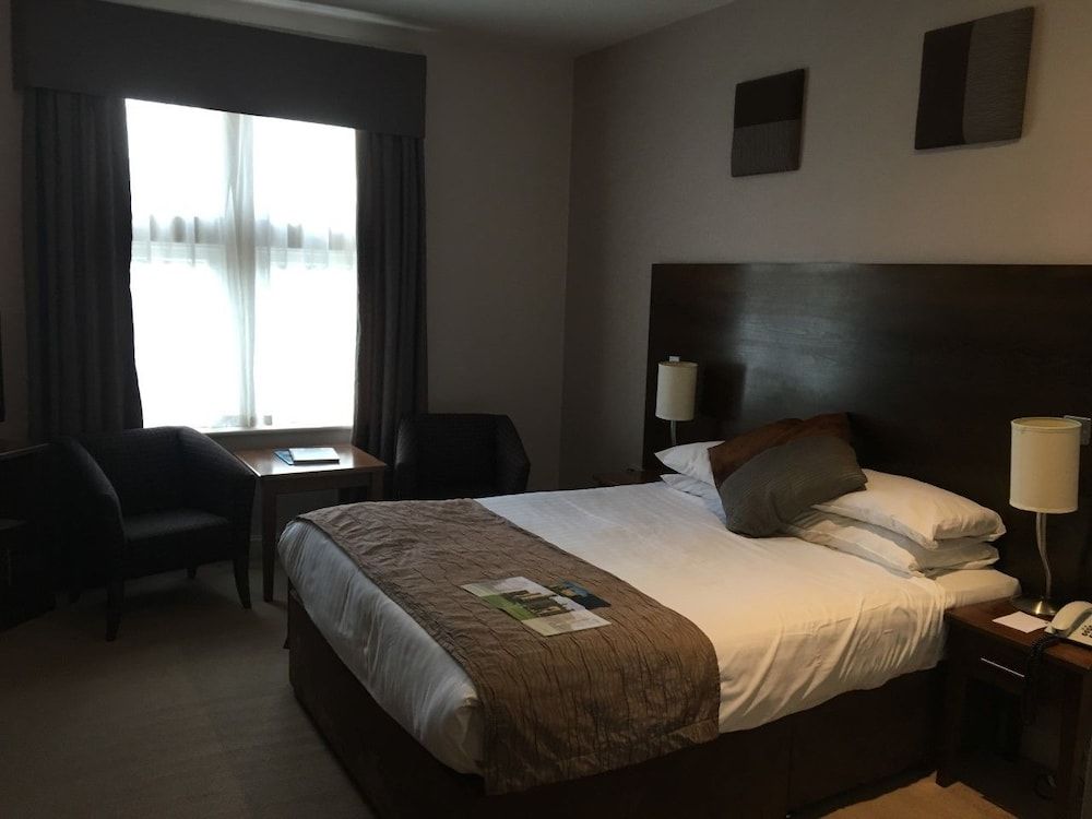 Cave Castle & Country Club 3