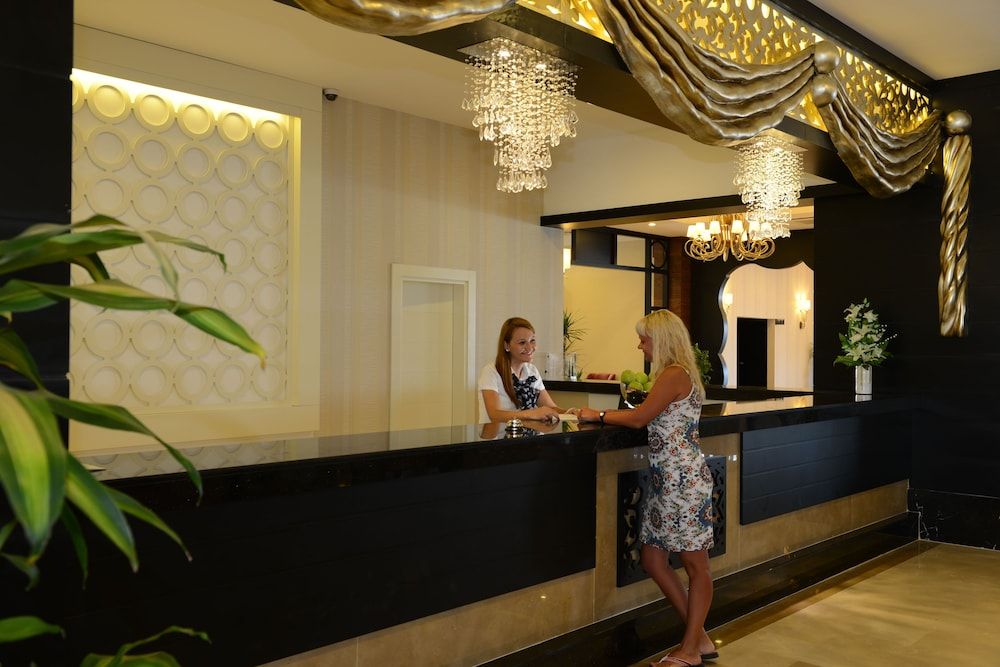 Lake & River Side Hotel & Spa 3
