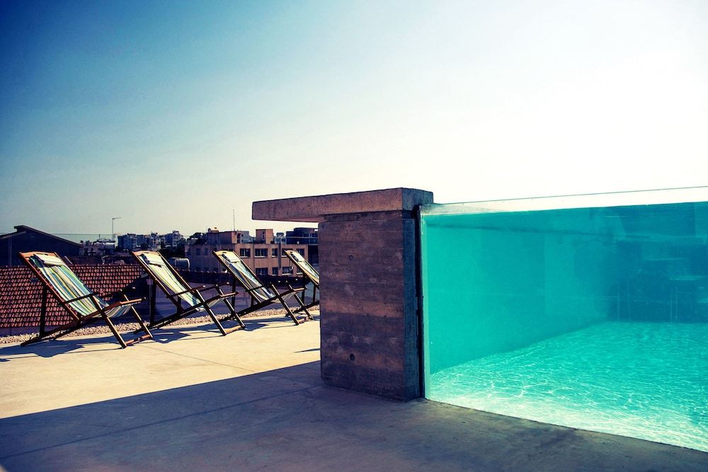 Lokàl Hotel 3 estrelas em Larnaka