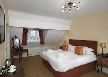 The Royal Oak Hotel and Restaurant 2