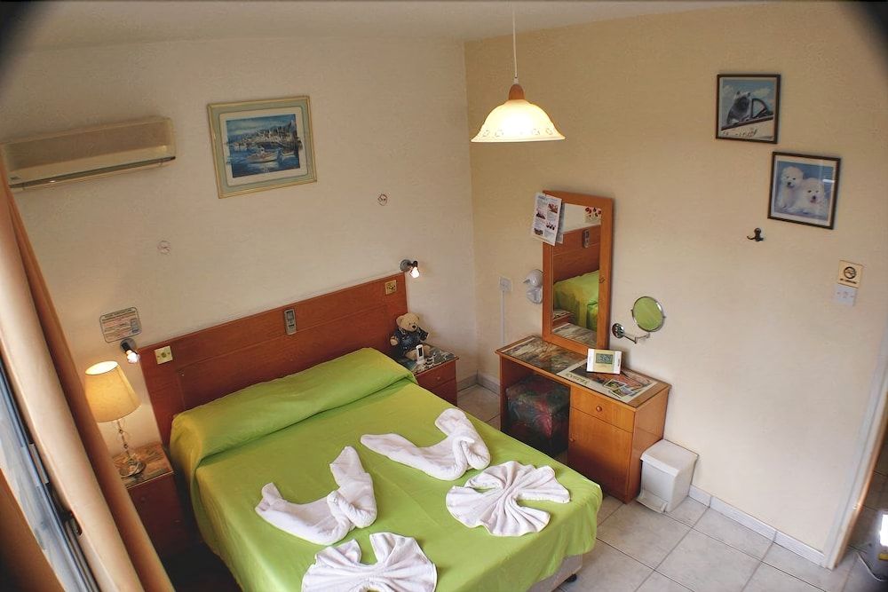 Apollonia Holiday Apartments 3