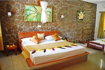 Cocotier Du Rocher 3