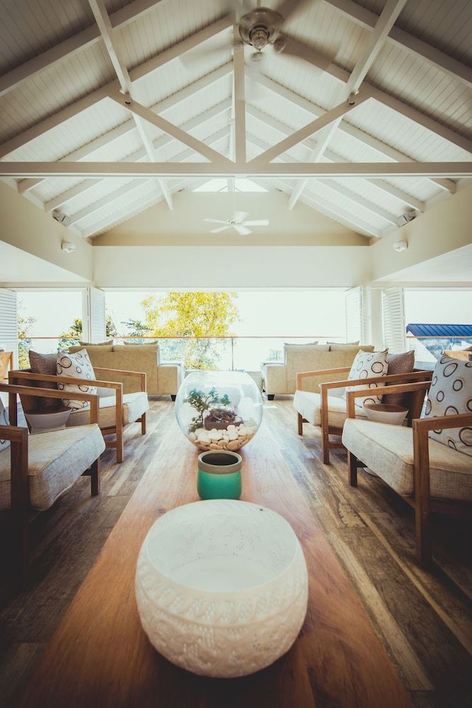 Carana Beach Hotel 3